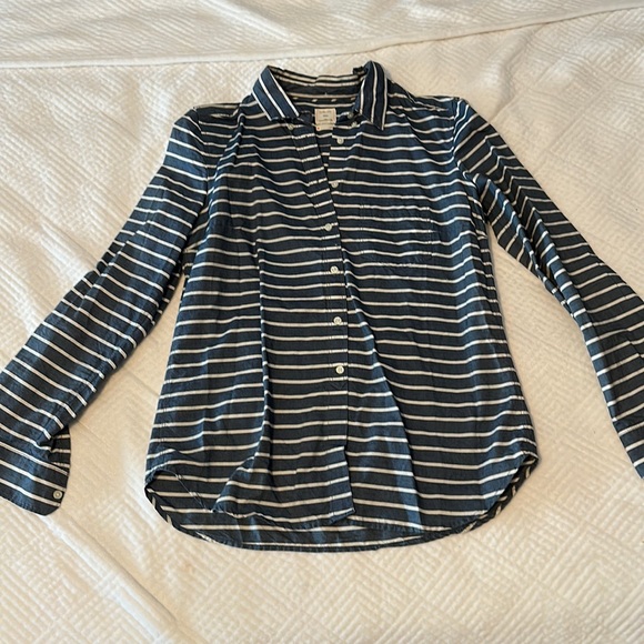 Gap shrunken boyfriend button down - Picture 1 of 7